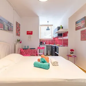 Cozy Near Downtown Διαμέρισμα