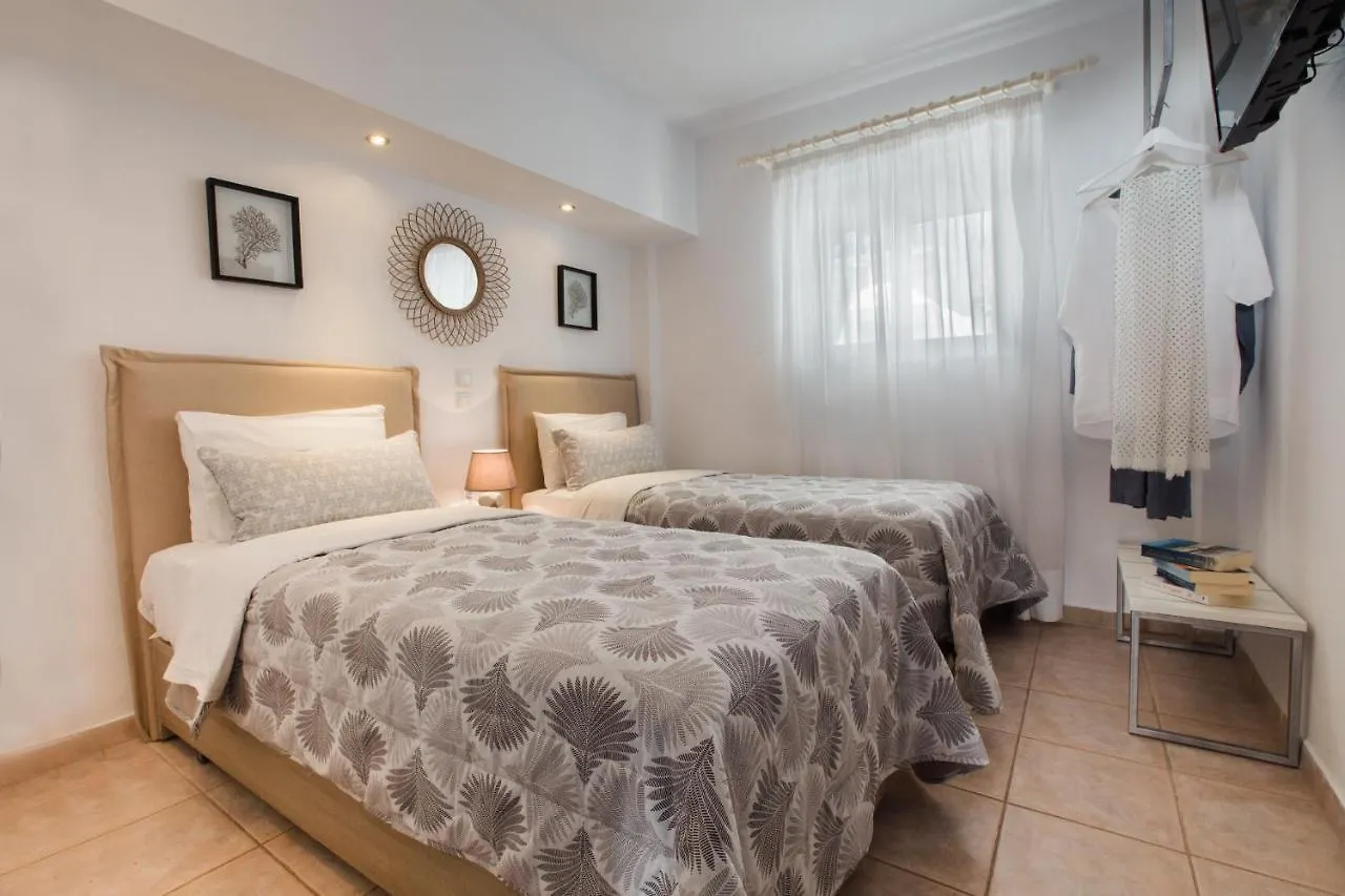 Kassandra Studios Políhrono 2*,